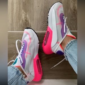NIKE AIR MAX 2090